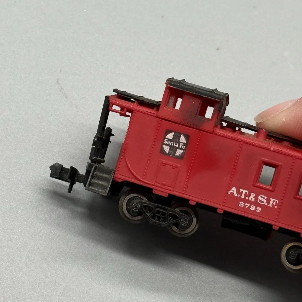 Vintage Bachmann N Scale Santa Fe AT&SF 3792 Red Caboose Model Train Car